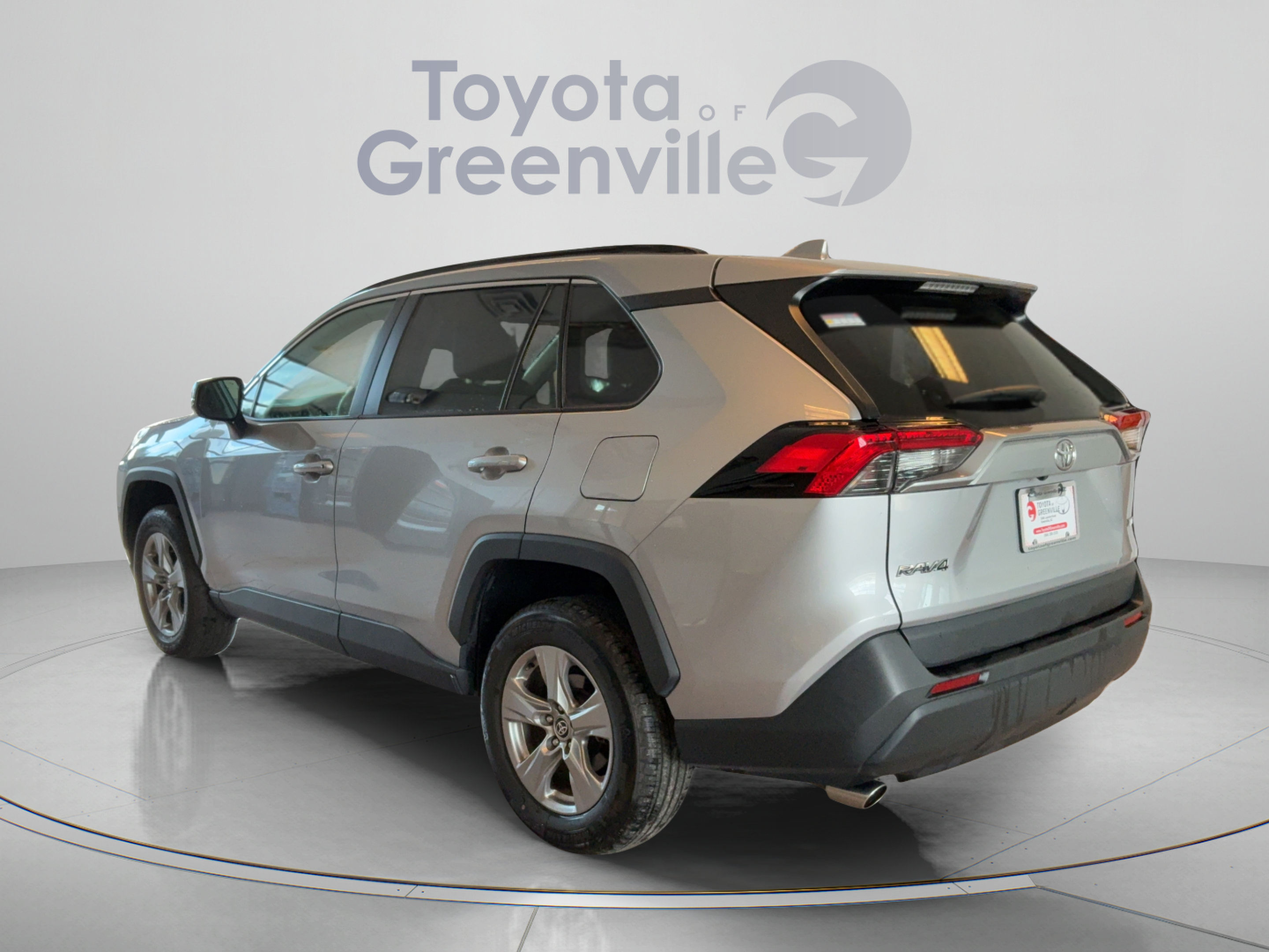 Certified 2024 Toyota RAV4 XLE FWD image 4