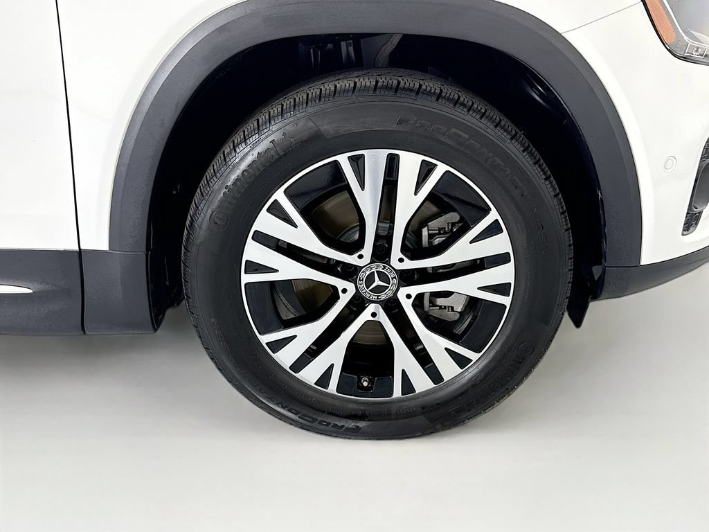 Certified 2025 Mercedes-Benz GLB 250 image 32