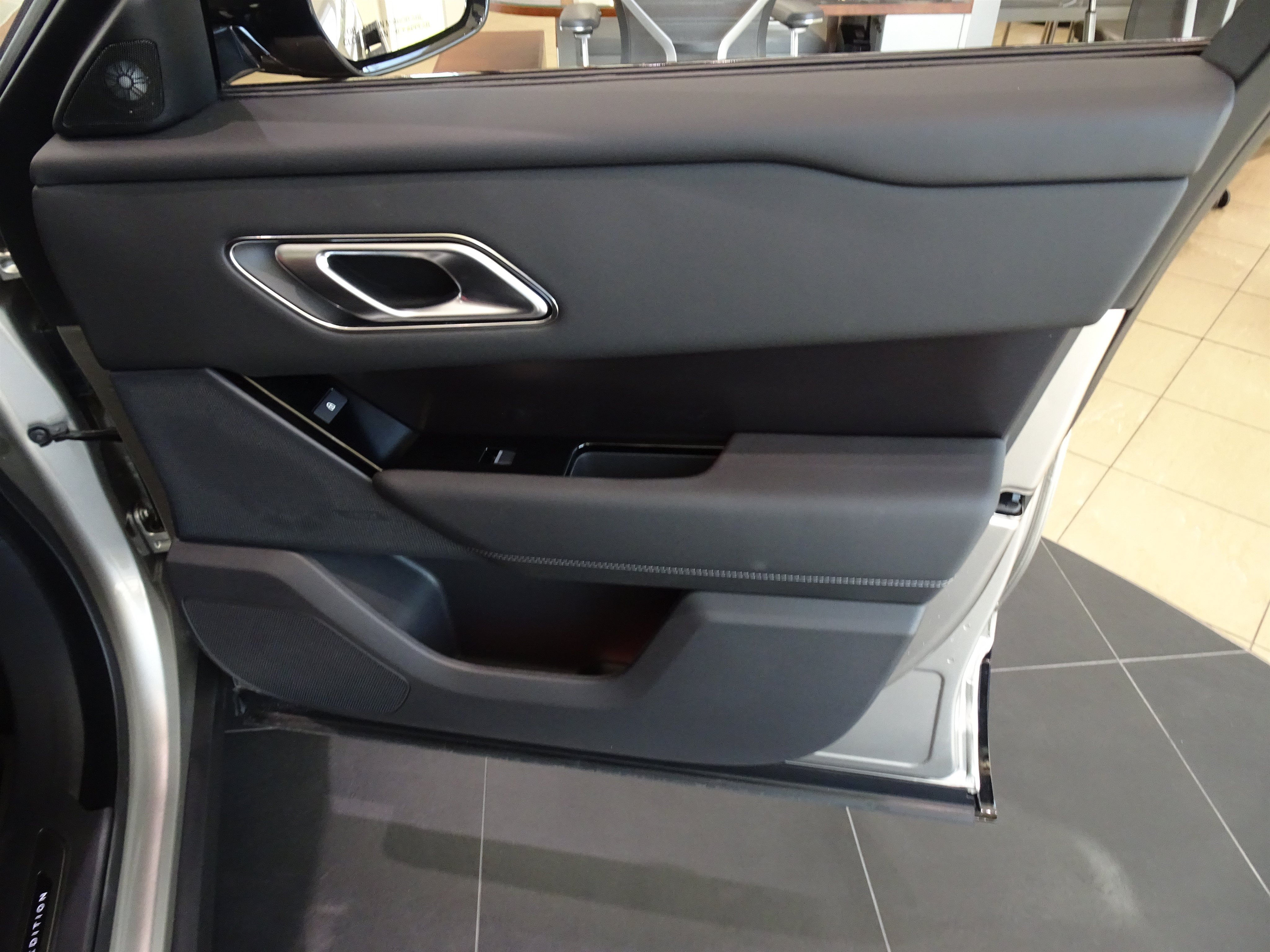 New 2026 Land Rover Range Rover Velar Belgravia AWD/4WD image 22