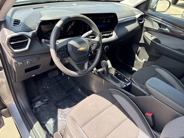 Used 2025 Chevrolet TrailBlazer LT FWD image 24