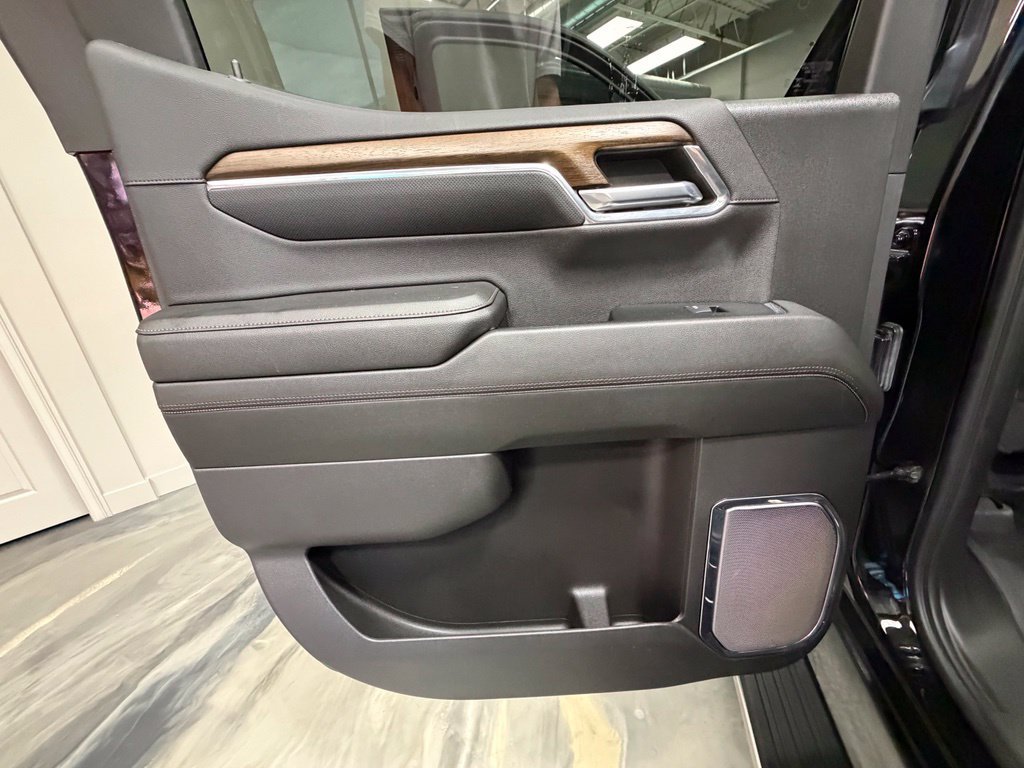 Used 2024 Chevrolet Silverado 1500 High Country AWD/4WD image 59