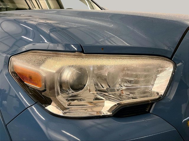 Used 2019 Toyota Tacoma SR5 AWD/4WD image 28