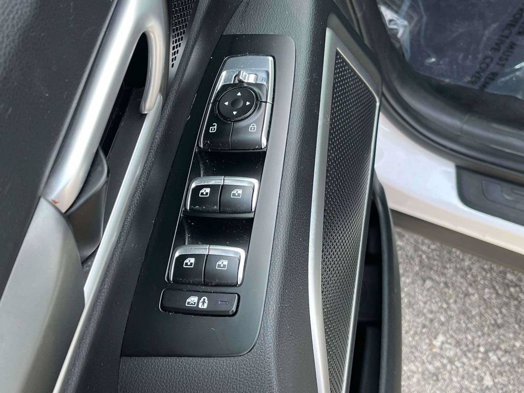 Used 2022 Kia Telluride LX FWD image 16