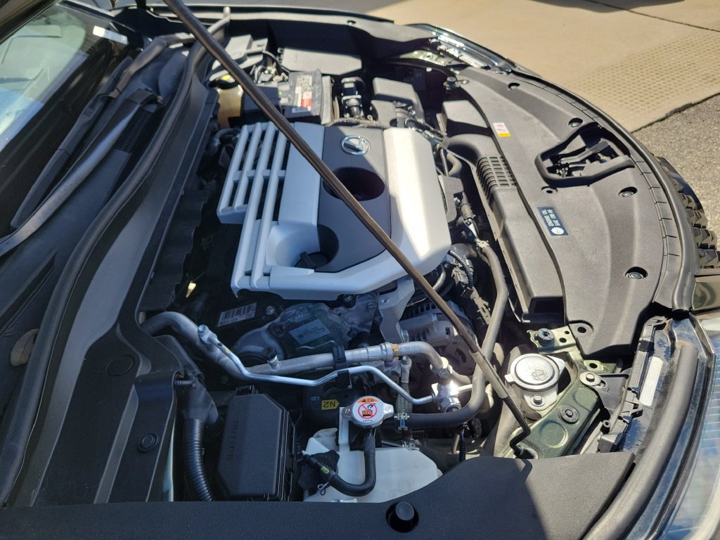 Used 2022 Lexus UX 200 w/ Premium Package FWD image 40
