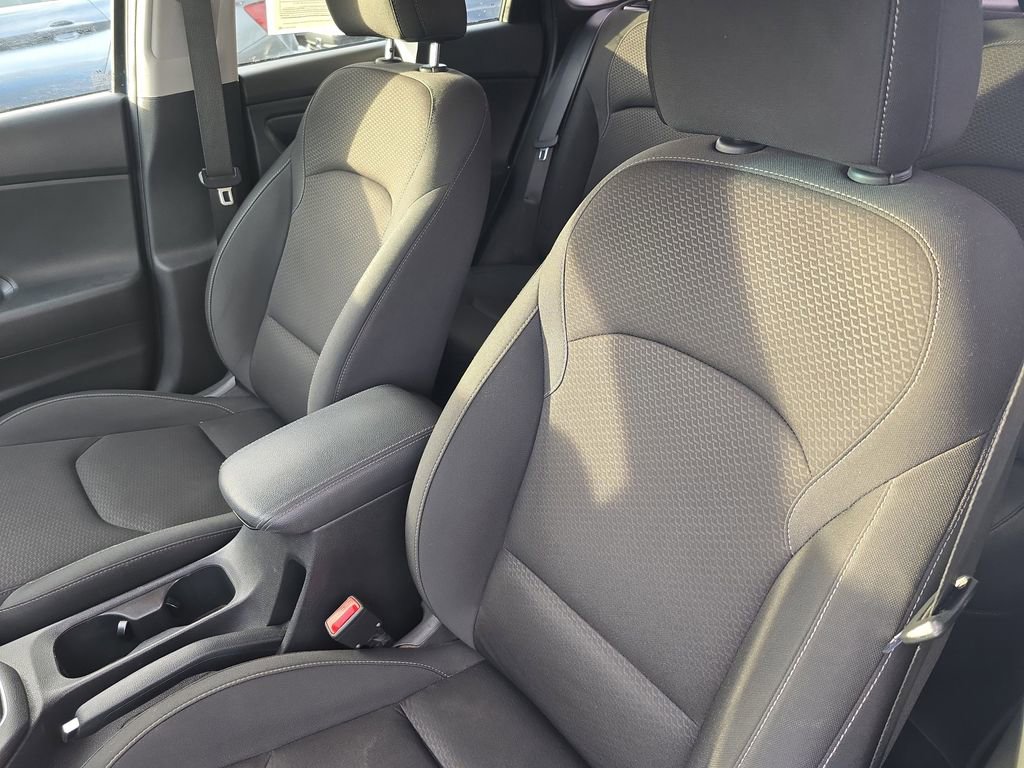 Used 2018 Hyundai Elantra GT image 19