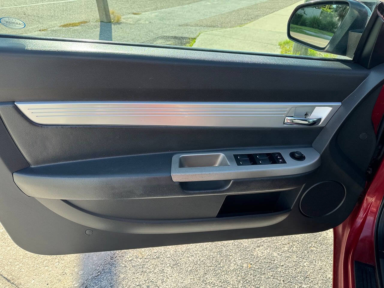 Used 2010 Chrysler Sebring Touring FWD image 11