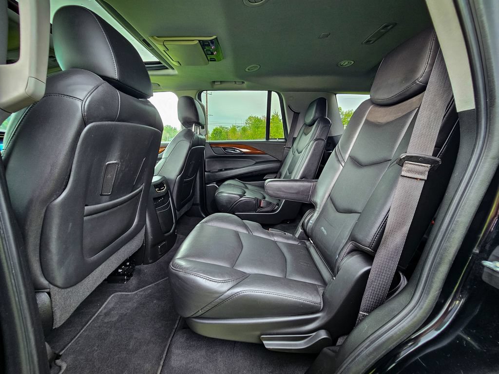Used 2020 Cadillac Escalade Luxury w/ Escalade Sport Edition RWD image 36