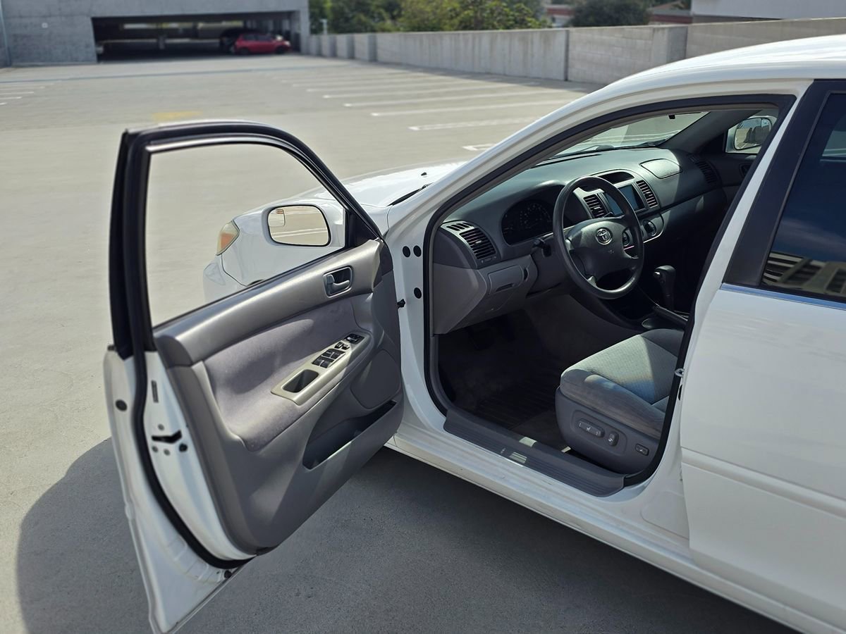 Used 2004 Toyota Camry LE image 37