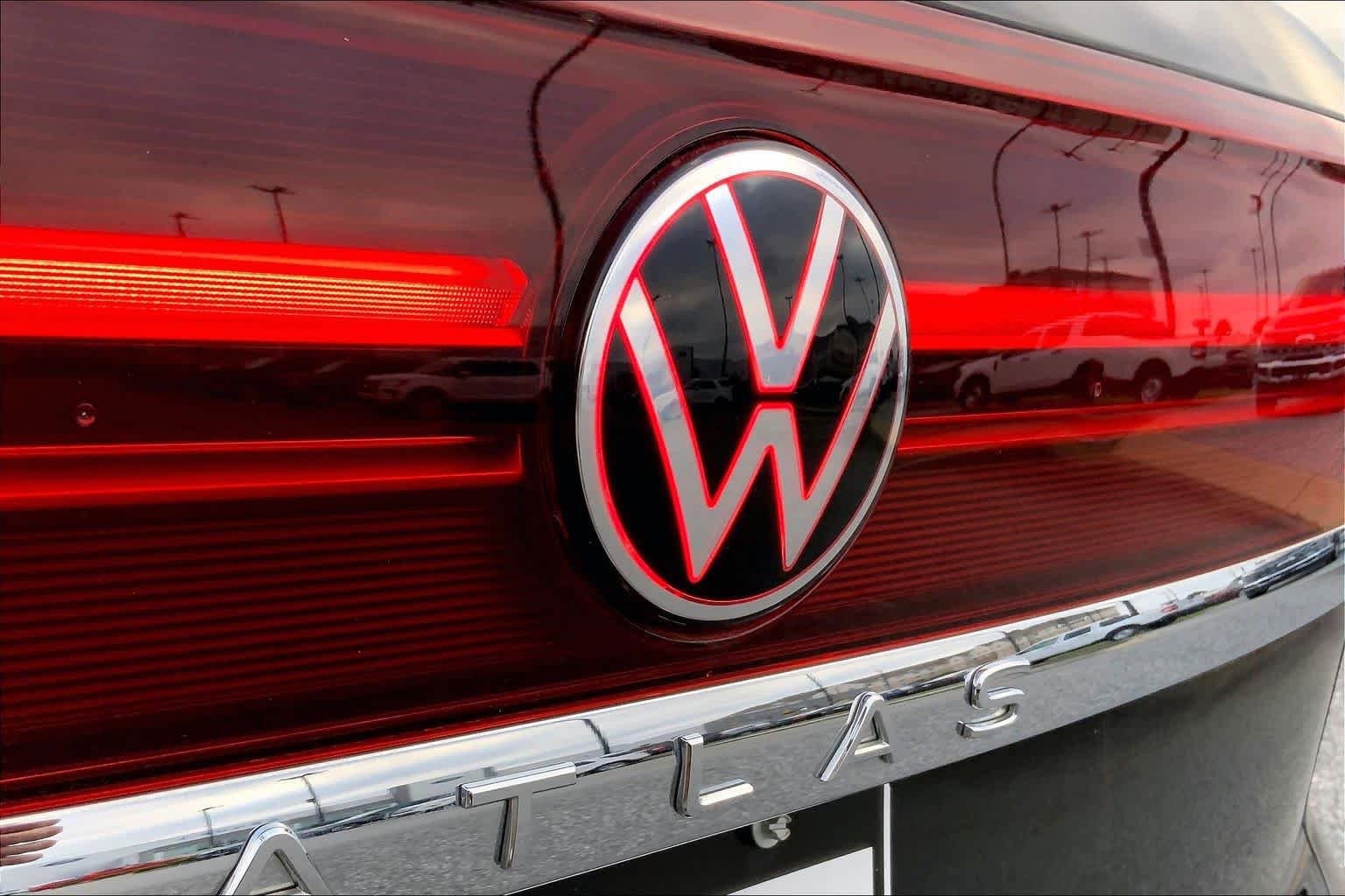 Used 2026 Volkswagen Atlas Cross Sport SE FWD image 29