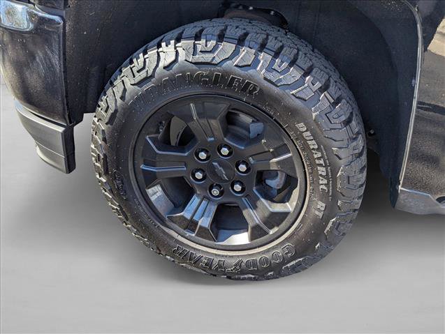 Used 2018 Chevrolet Silverado 1500 LT w/ Midnight Edition image 20