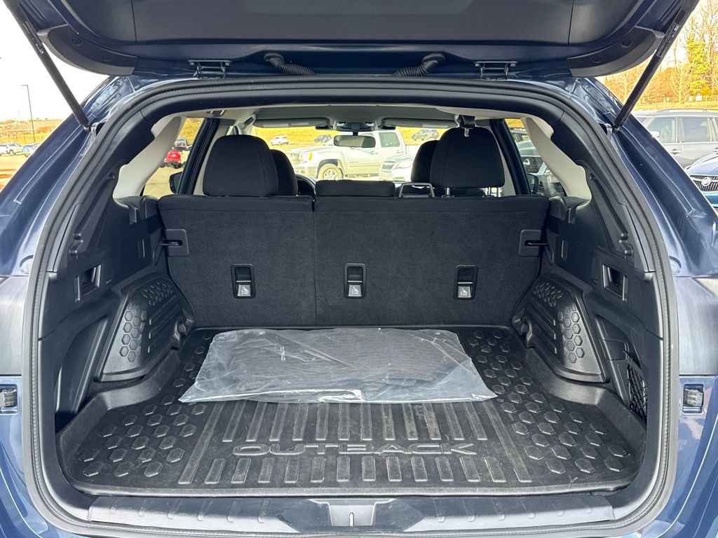 Used 2024 Subaru Outback Premium image 12