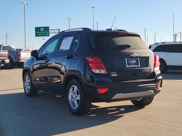 Used 2022 Chevrolet Trax LT w/ LT Convenience Package video 3
