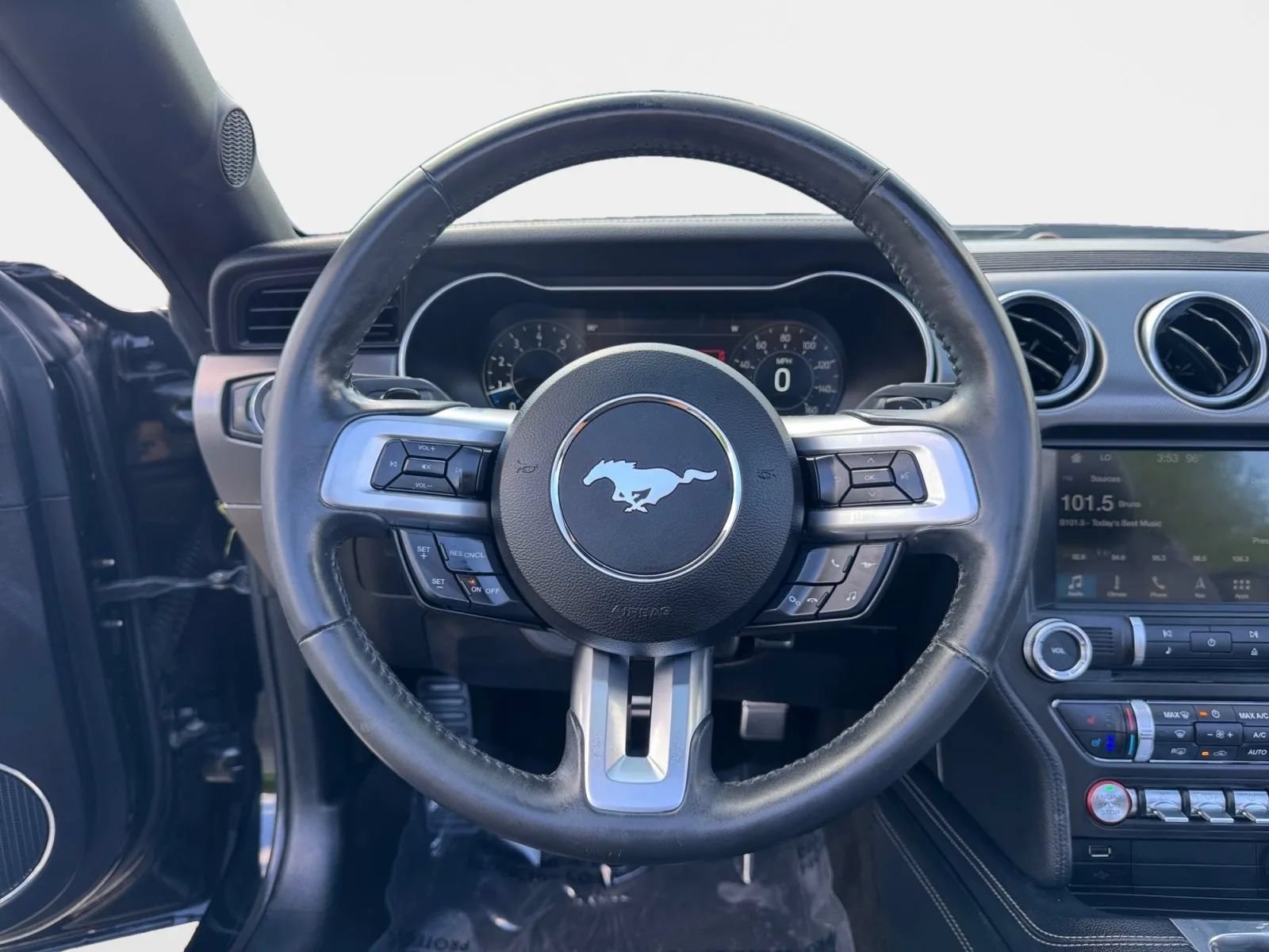 Used 2018 Ford Mustang Premium w/ Equipment Group 201A RWD image 14