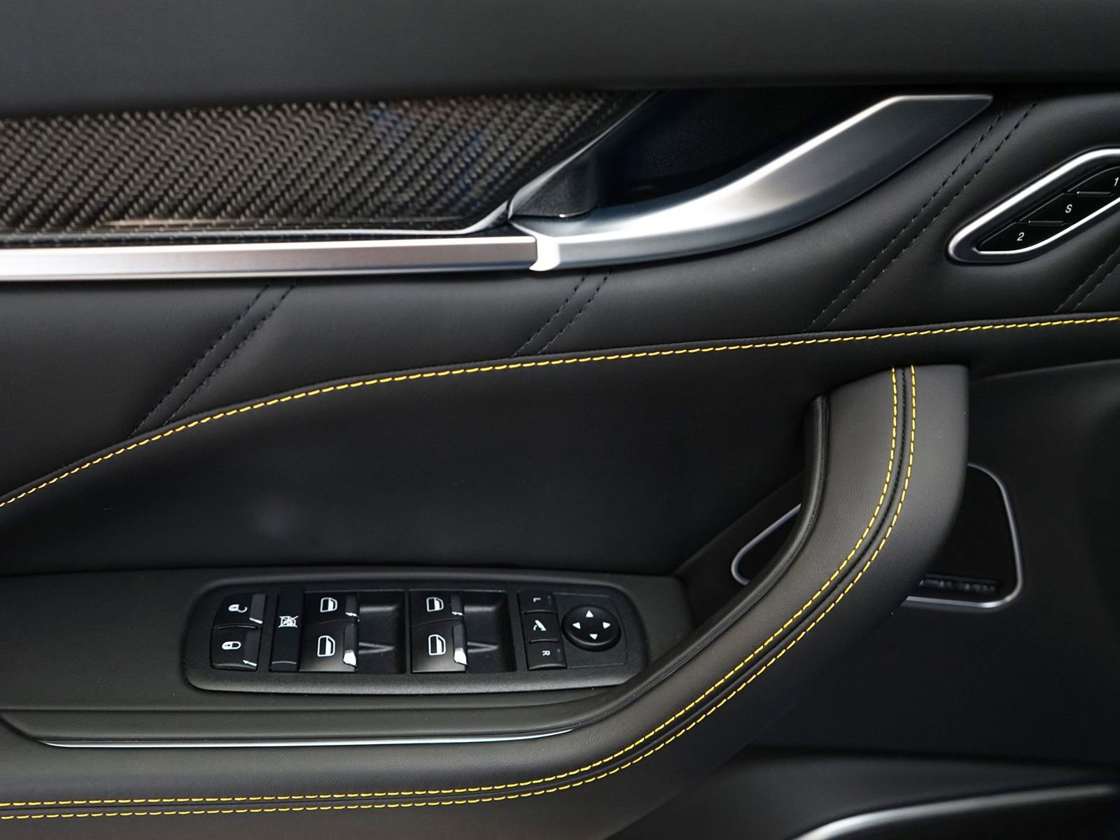 Used 2022 Maserati Levante F Tributo image 15