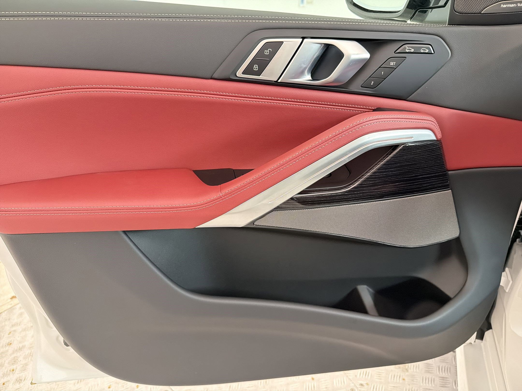 New 2026 BMW X6 xDrive40i w/ Premium Package image 13