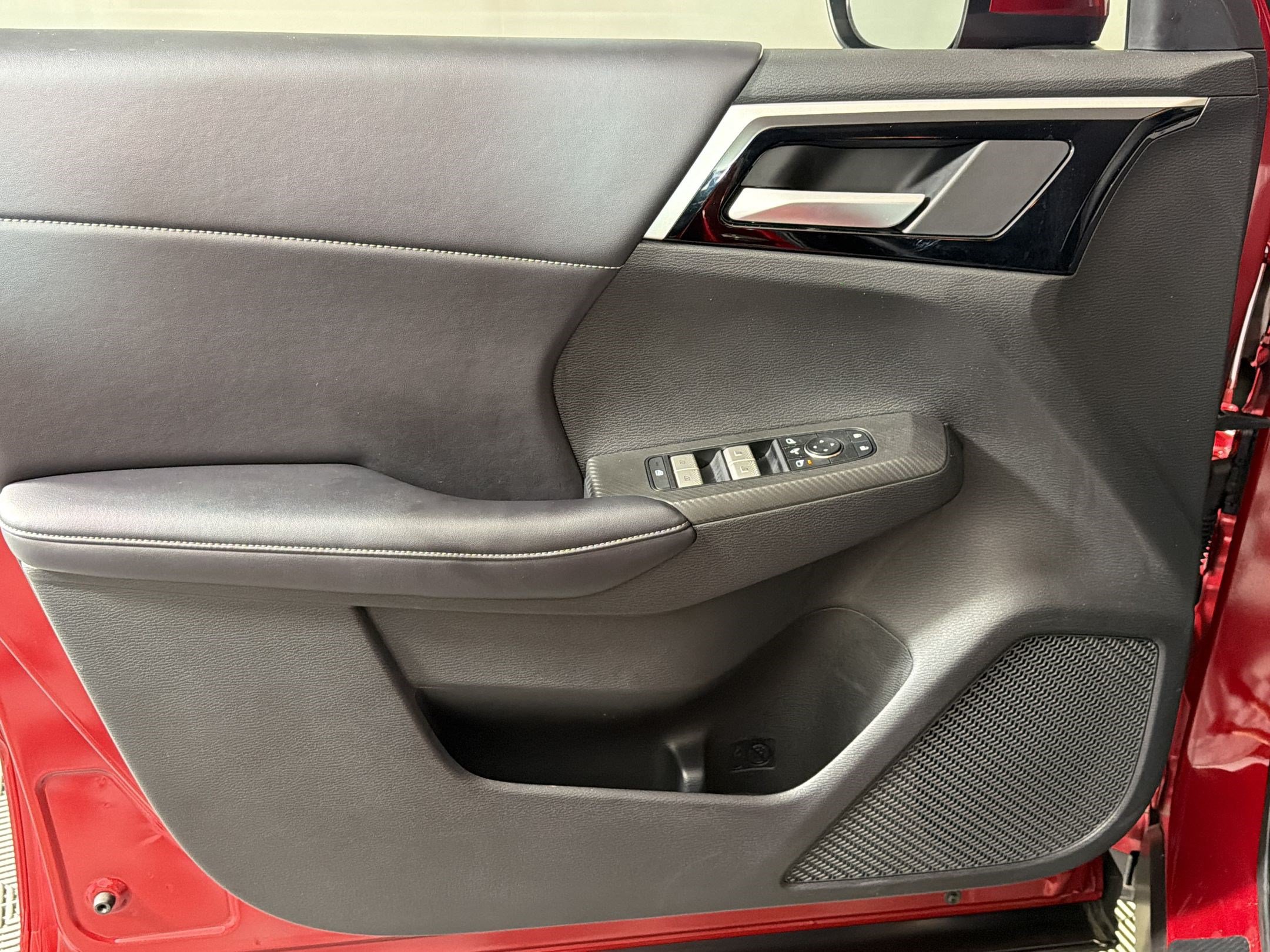 Used 2024 Mitsubishi Outlander SE FWD image 12