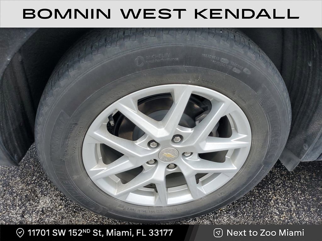 Used 2023 Chevrolet Equinox LS image 9