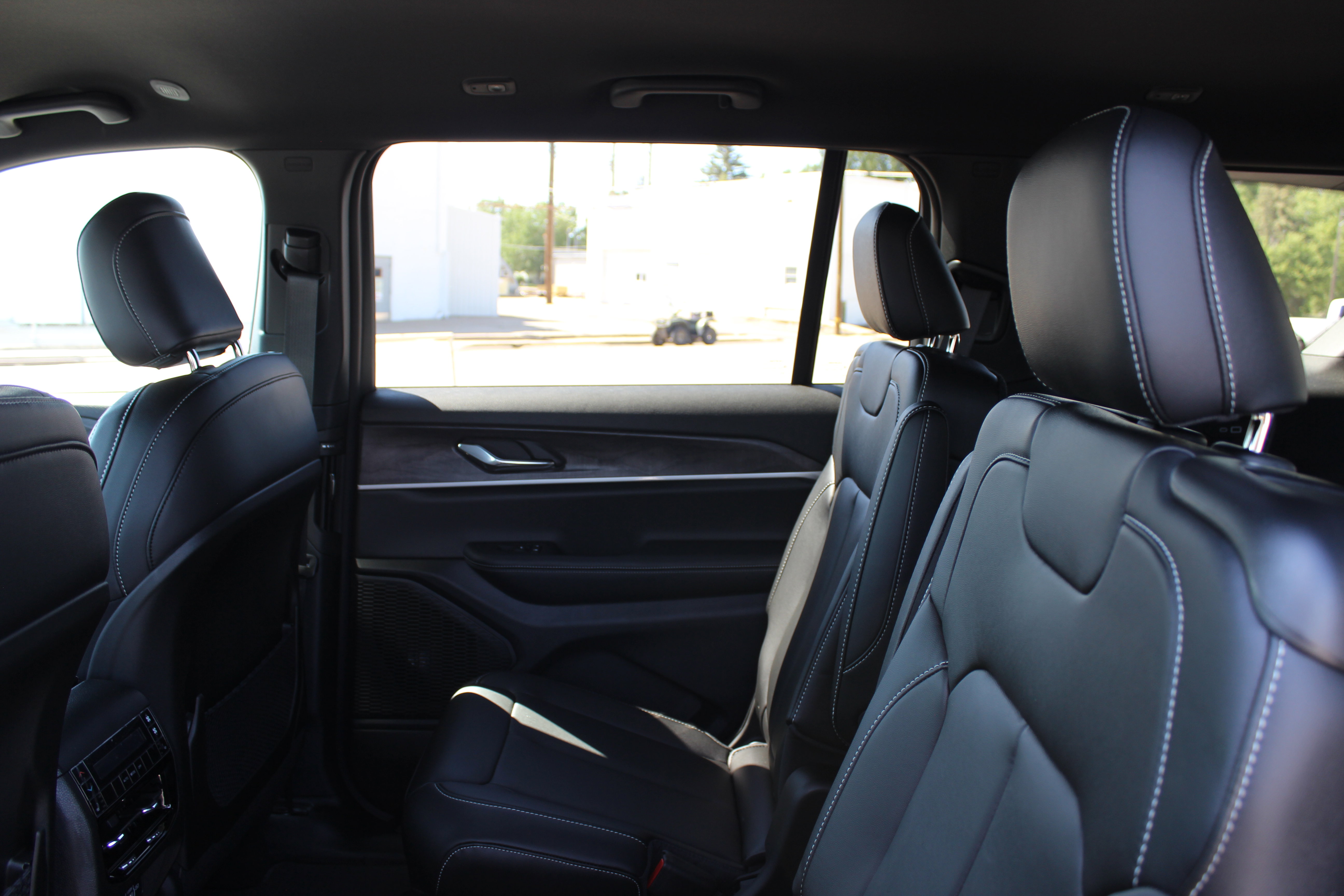 New 2025 Jeep Grand Cherokee L Limited image 19