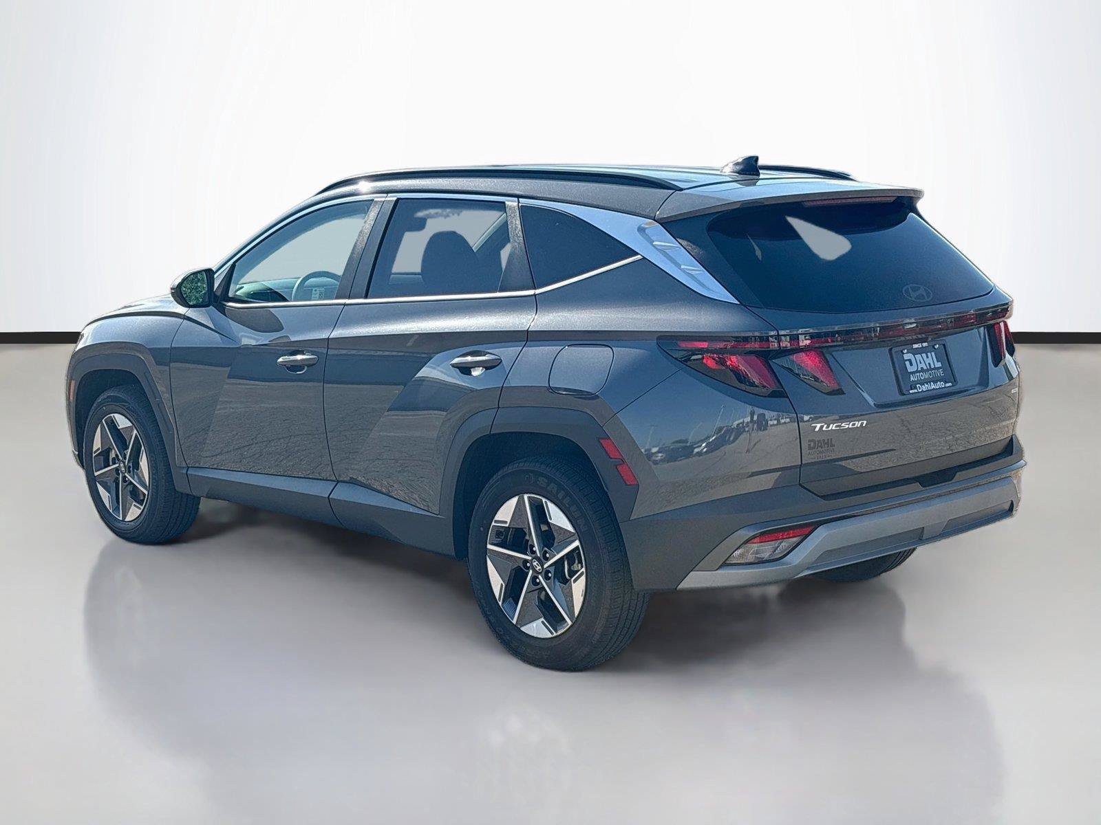 Certified 2025 Hyundai Tucson SEL AWD/4WD image 10