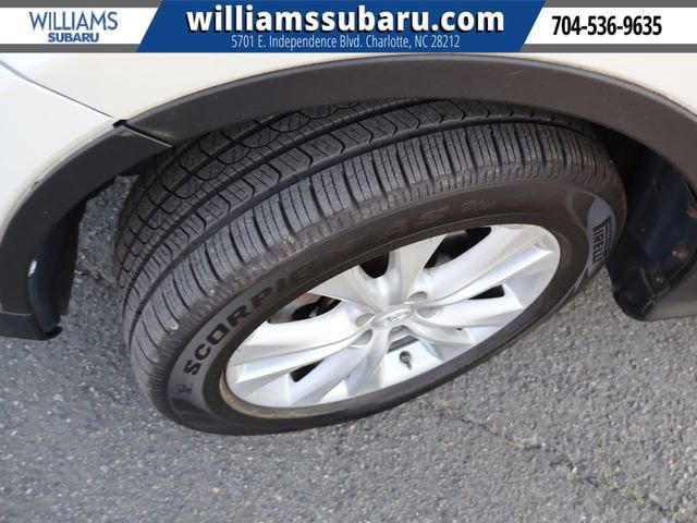 Used 2014 Toyota RAV4 Limited w/ Technology Package image 43