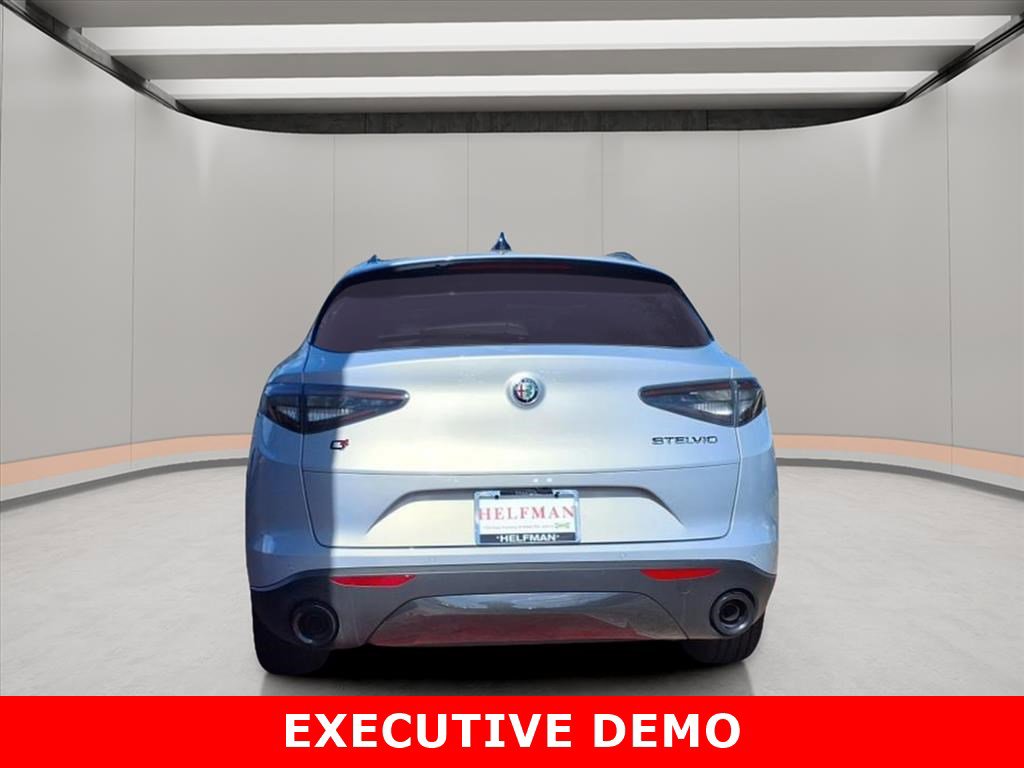 New 2025 Alfa Romeo Stelvio Sprint image 5