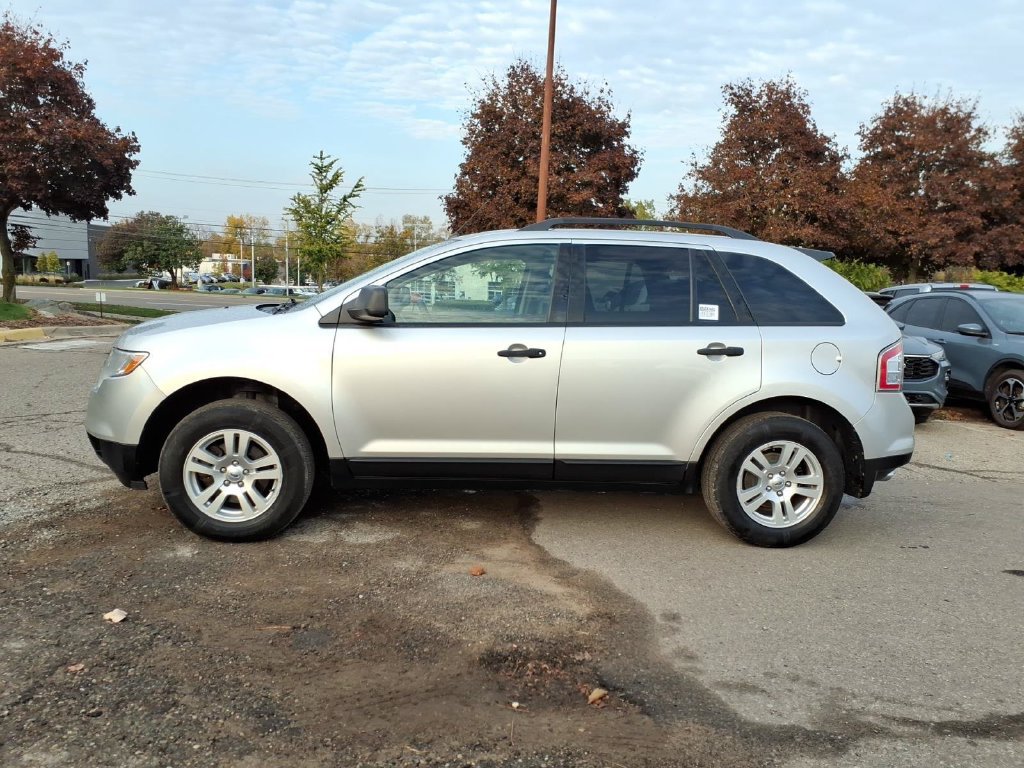 Used 2010 Ford Edge SE FWD image 2