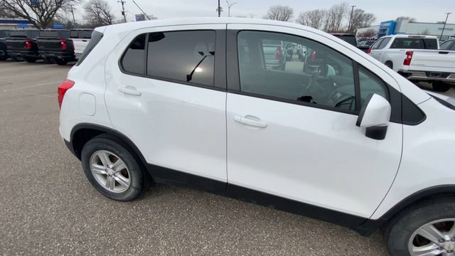 Used 2021 Chevrolet Trax LS w/ Tint and Cruise Package FWD image 3