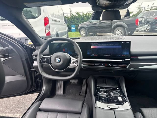 Used 2024 BMW 530i xDrive w/ Premium Package AWD/4WD image 25