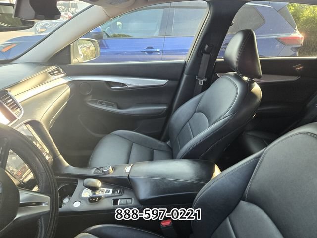 Used 2019 INFINITI QX50 Luxe w/ Navigation Package AWD/4WD image 2