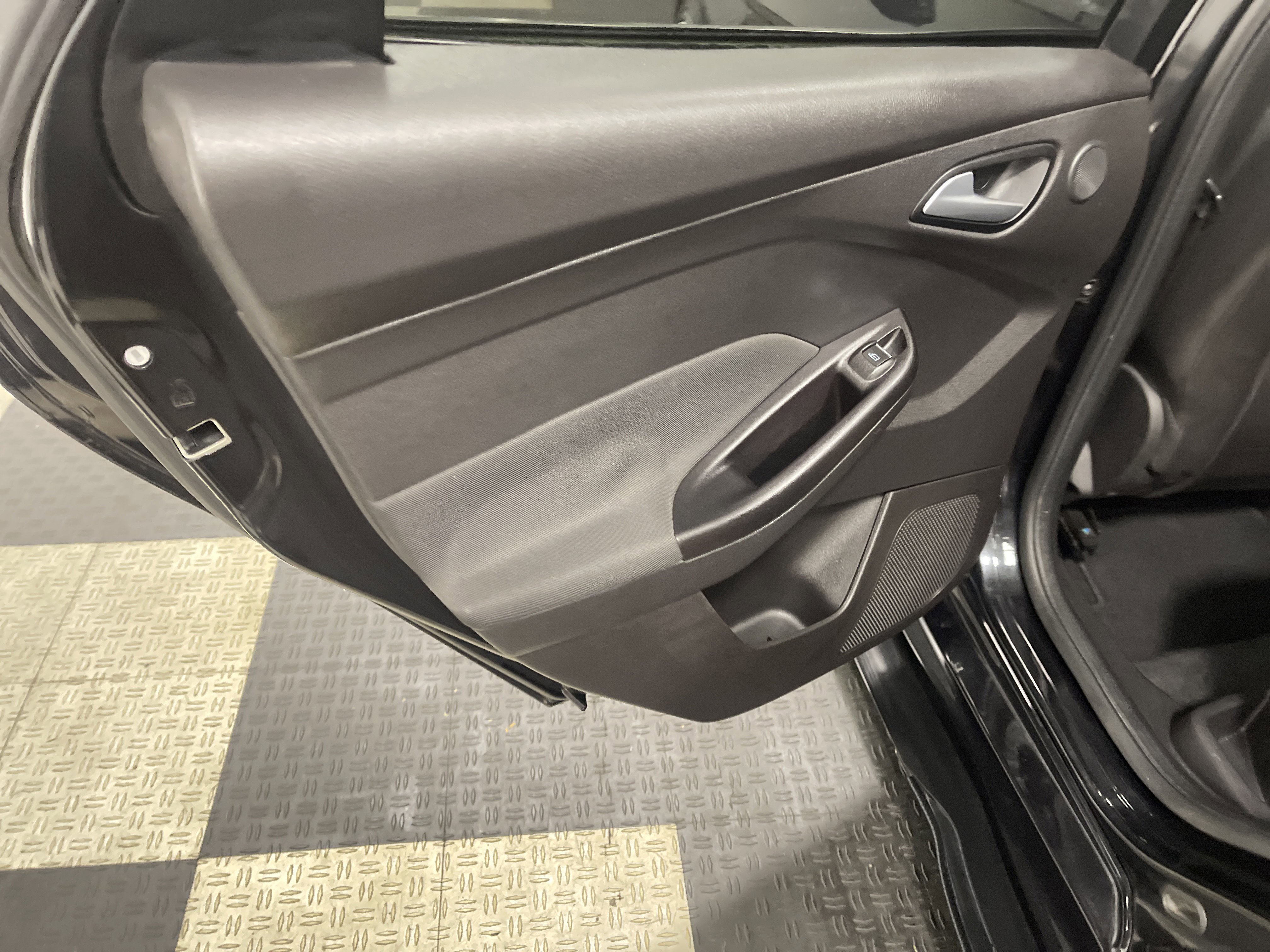 Used 2013 Ford Focus ST FWD image 15