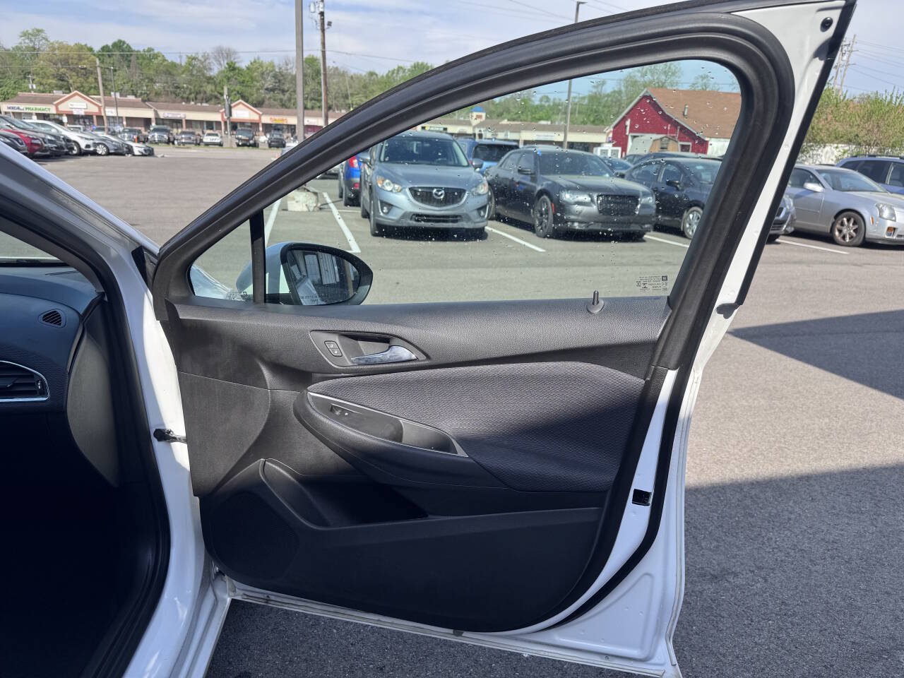 Used 2018 Chevrolet Cruze LS FWD image 17