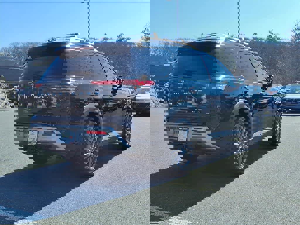 Certified 2024 Nissan Pathfinder SL w/ SL Premium Package image 4