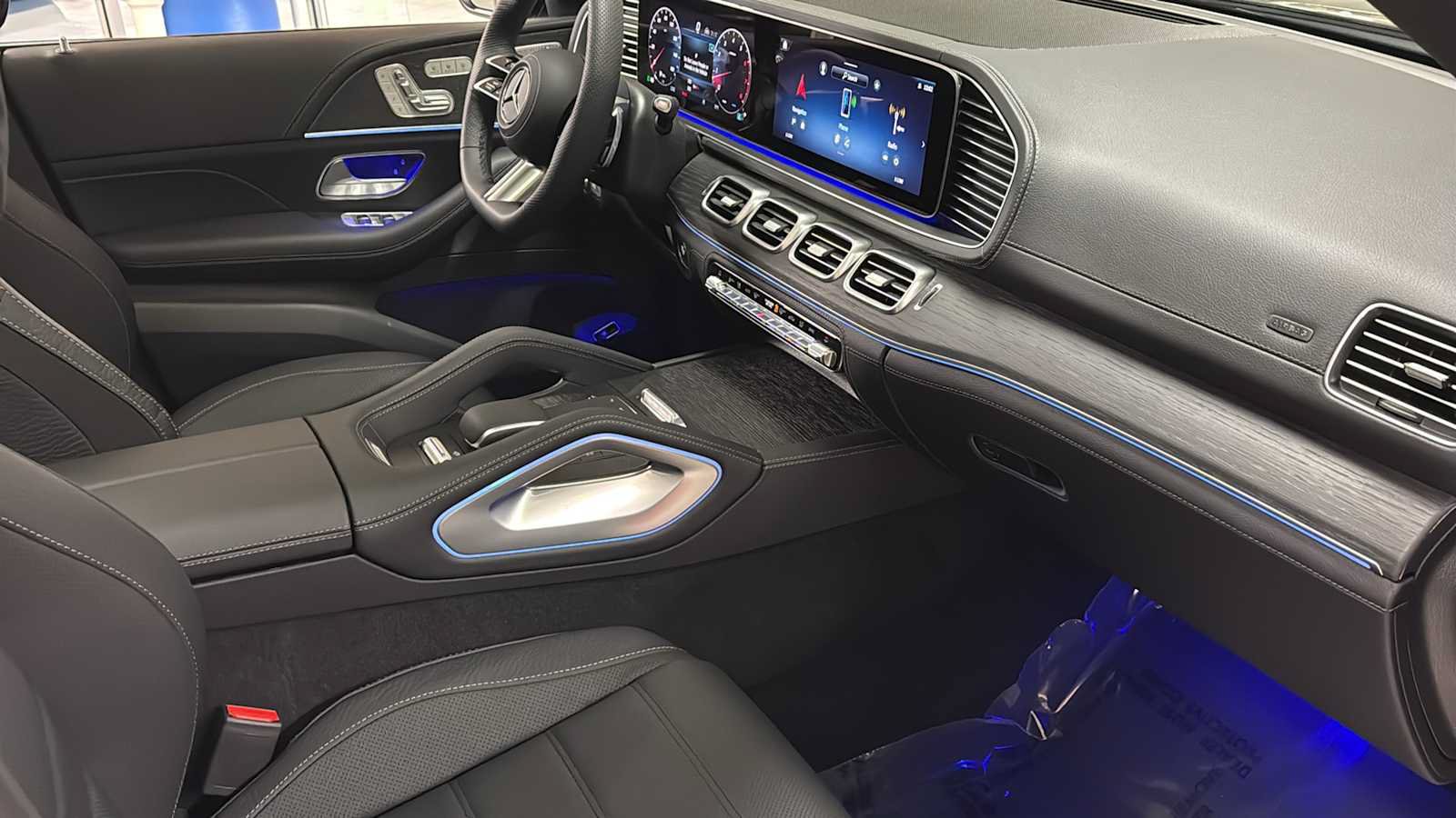 New 2026 Mercedes-Benz GLS 450 4MATIC image 39