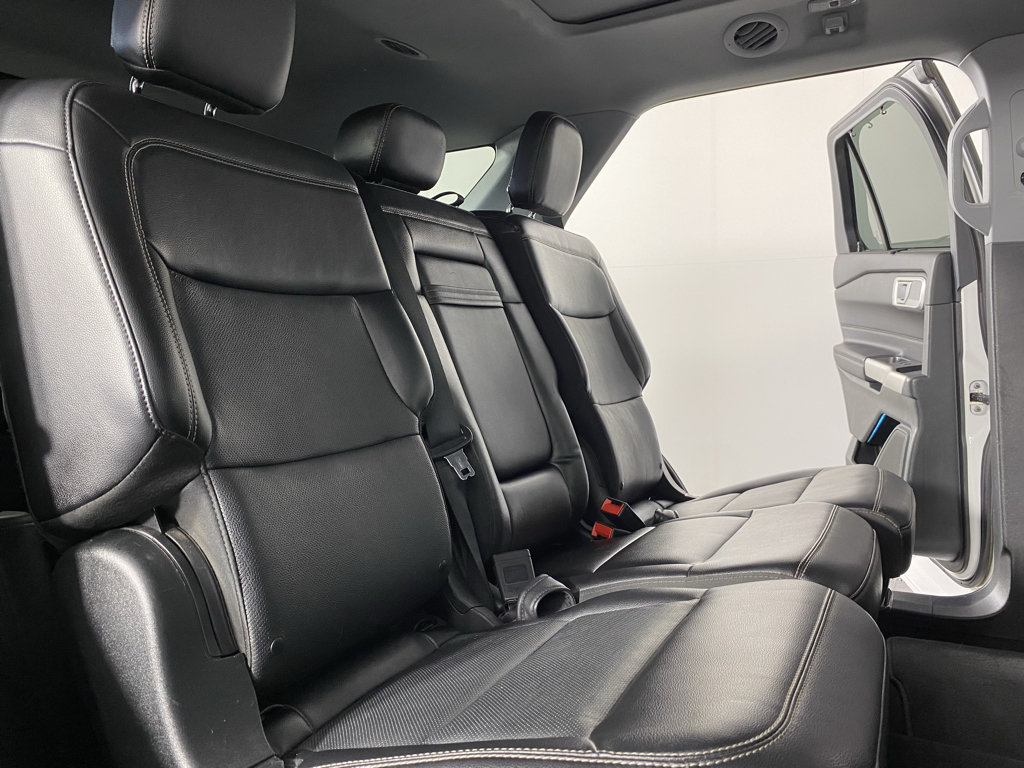 Used 2021 Ford Explorer Limited w/ Hybrid Equipment Group 310A AWD/4WD image 17