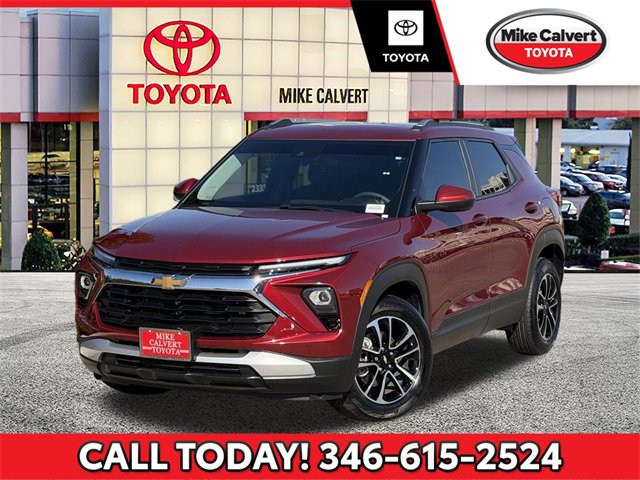 Used 2025 Chevrolet TrailBlazer LT w/ Driver Confidence Package image 1