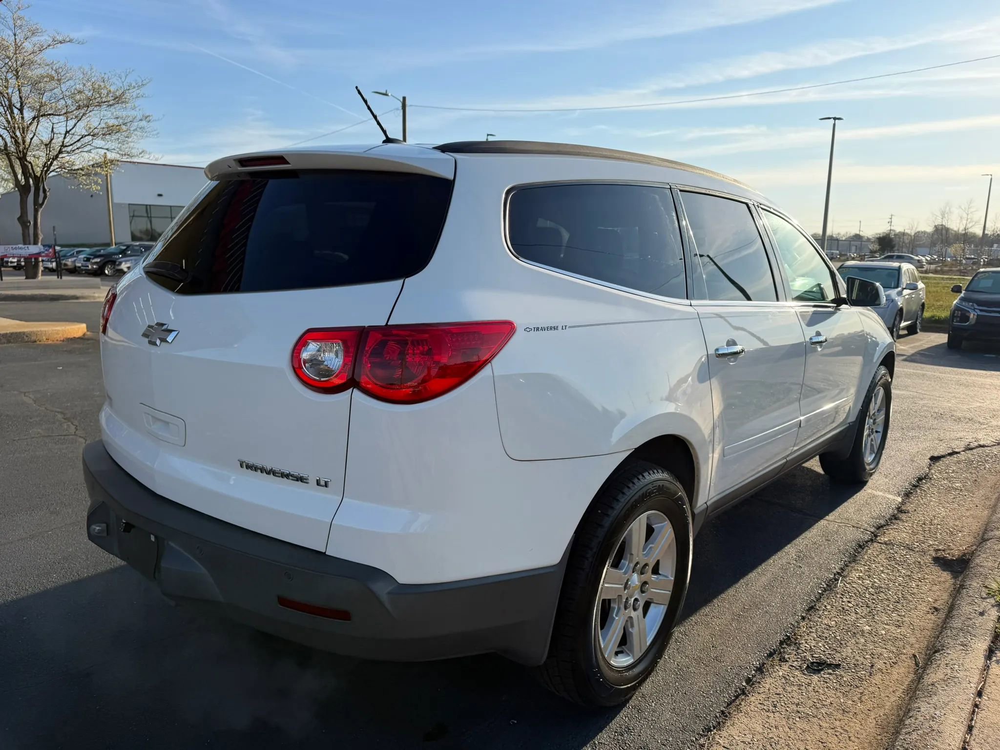 Used 2012 Chevrolet Traverse LT image 7