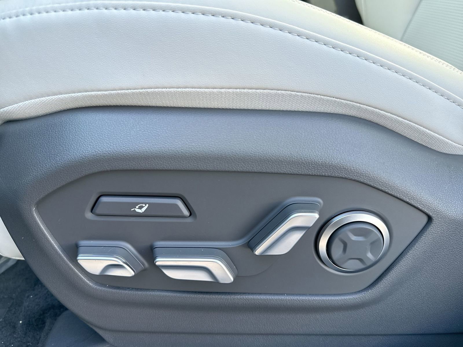 New 2026 Hyundai Santa Fe Calligraphy image 13