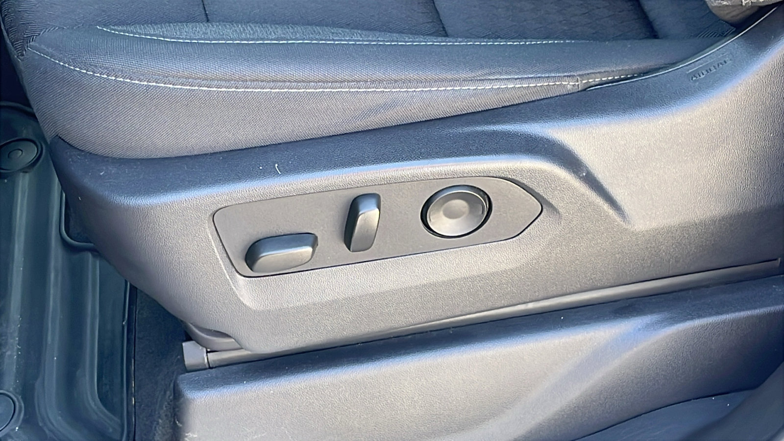 Used 2025 Chevrolet Silverado 1500 LT image 11