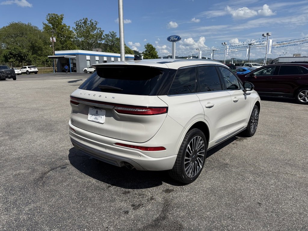 Used 2022 Lincoln Corsair AWD w/ Equipment Group 101A image 9