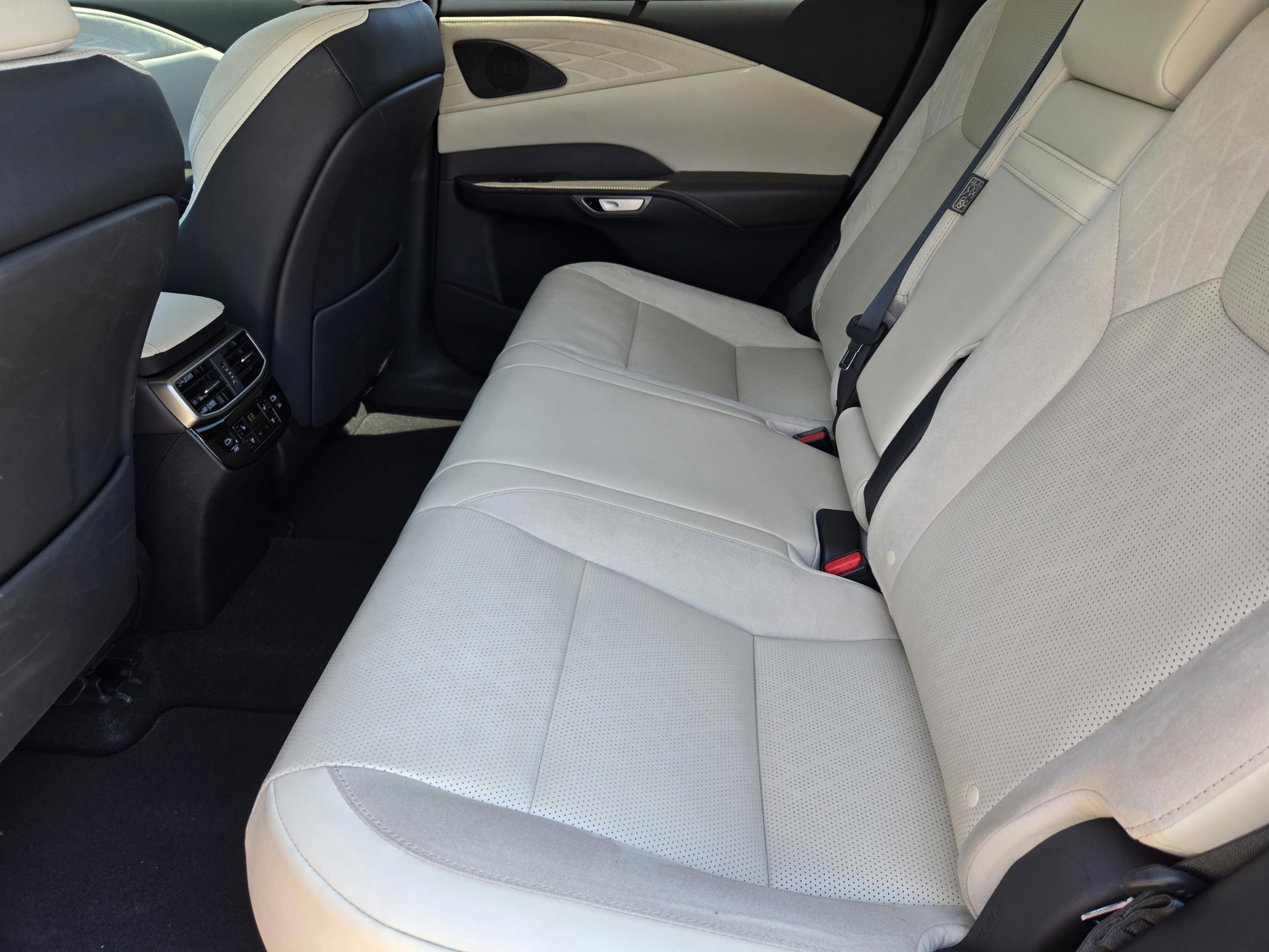 Used 2023 Lexus RX 350 w/ Accessory Package (2T) AWD/4WD image 31