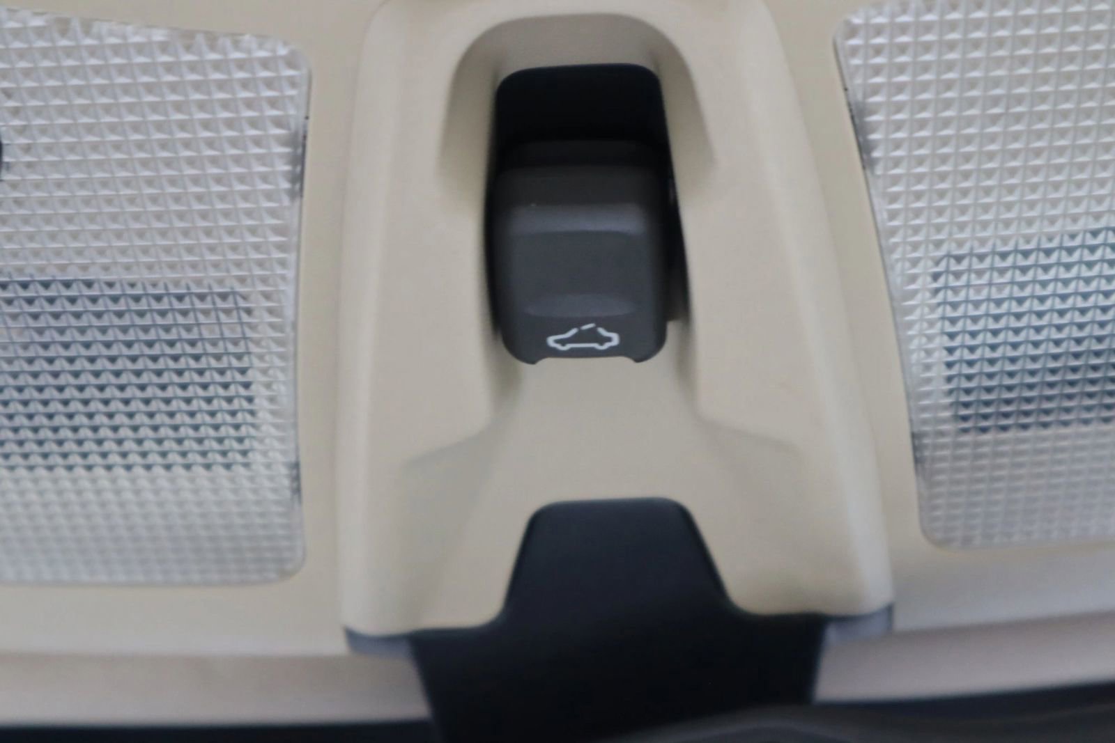 Used 2014 Volvo XC90 3.2 FWD image 32