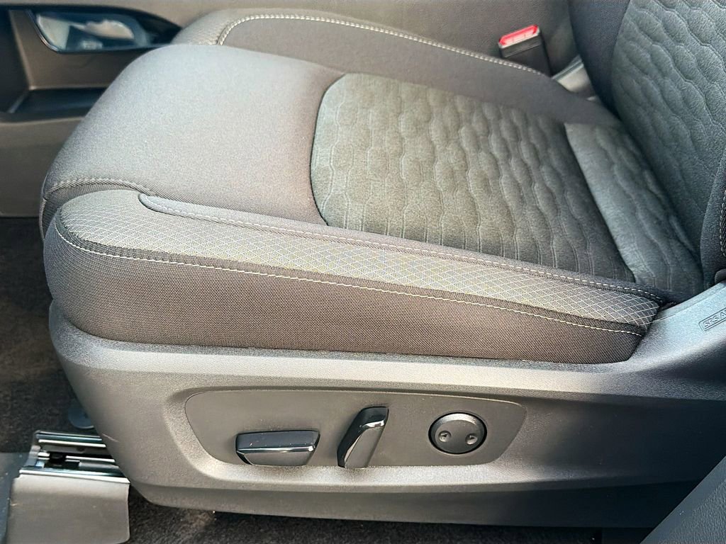 New 2025 Nissan Pathfinder SV image 20