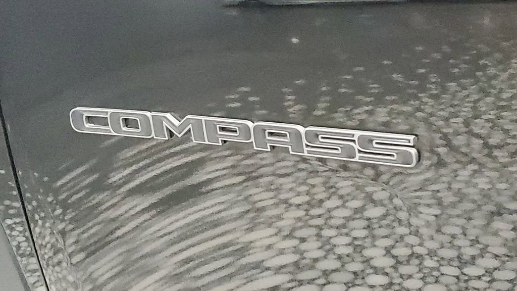 Used 2024 Jeep Compass Latitude w/ Altitude Special Edition image 9