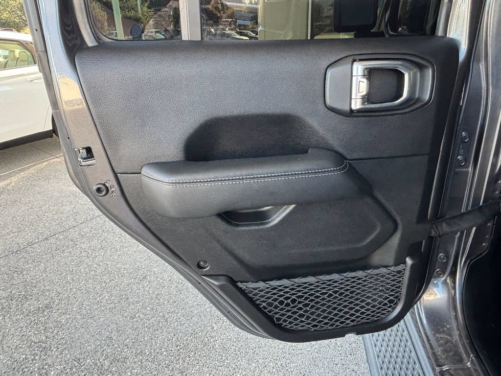 Used 2020 Jeep Gladiator Overland AWD/4WD image 24