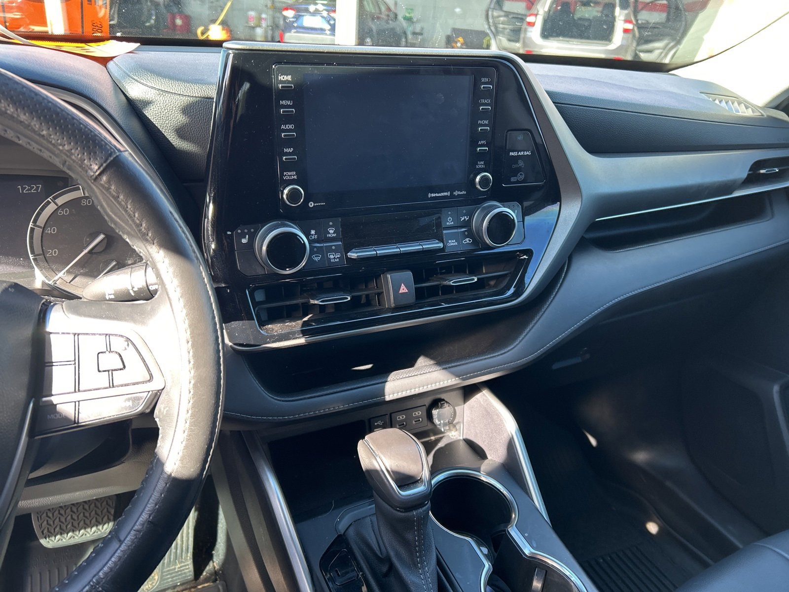 Certified 2022 Toyota Highlander XLE image 10