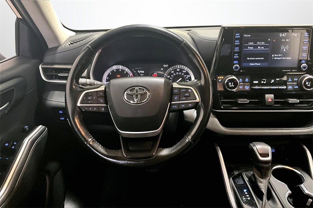 Used 2022 Toyota Highlander XLE image 8