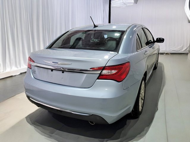 Used 2013 Chrysler 200 Limited image 14