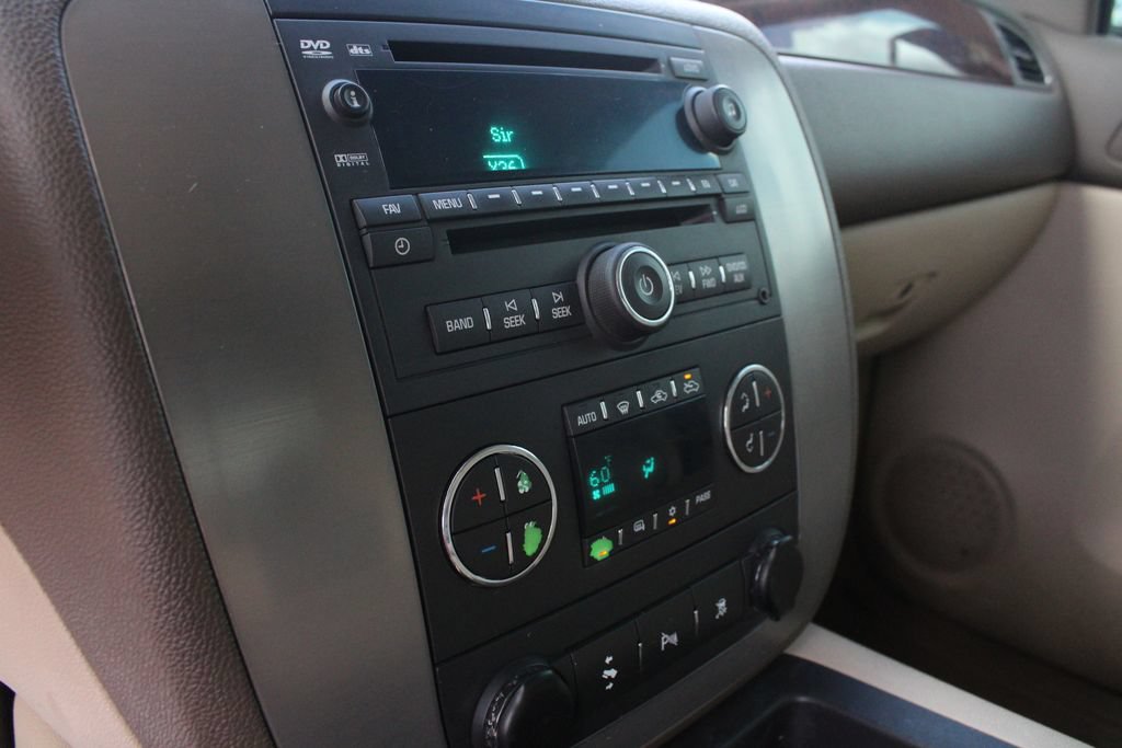 Used 2009 GMC Sierra 2500 SLT w/ Entertainment Package AWD/4WD image 14