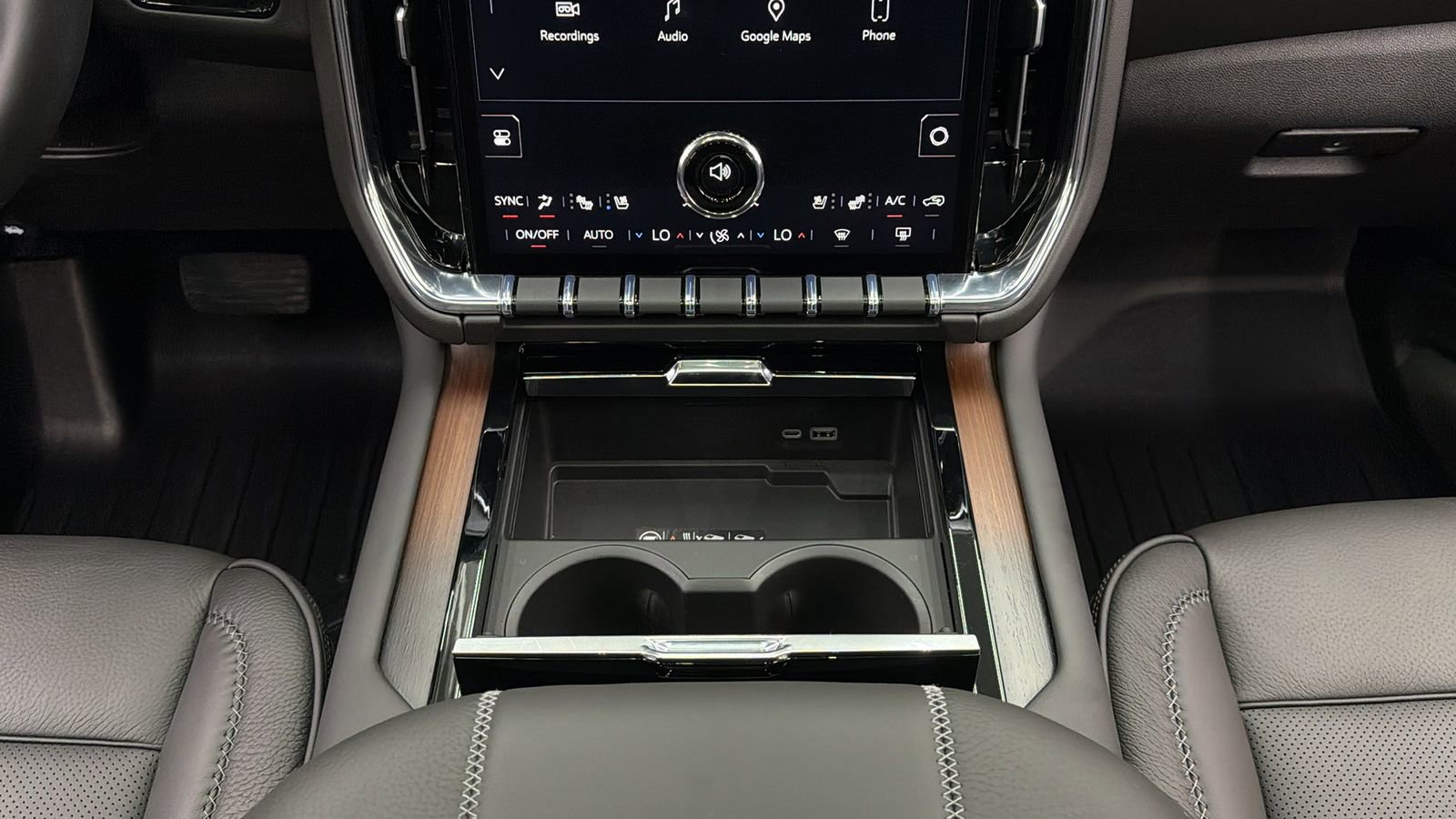 Used 2026 GMC Yukon Denali w/ Sun & Power Step Package AWD/4WD image 31