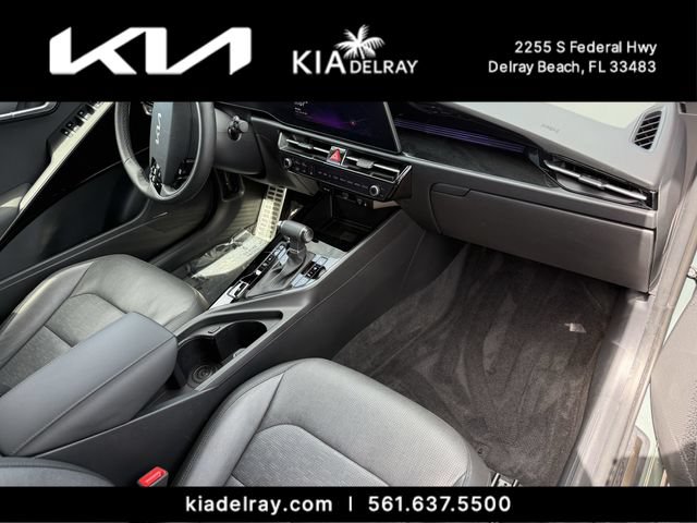 Certified 2024 Kia Niro SX Touring FWD image 13